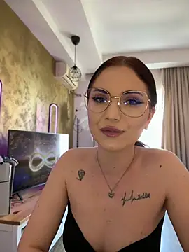 AvaGianna online show from 03.07.25