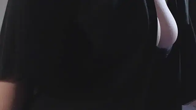 Snapshot of Laura_Karamazov chatting on 10.22.25 Laura Karamazov online show from 10.22.25