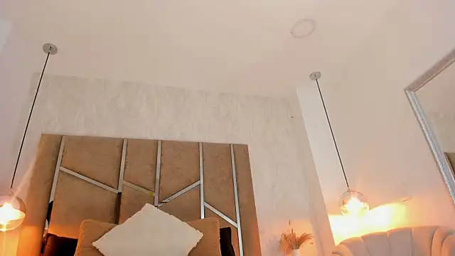 Martinaa Jones  online show from 01.13.26