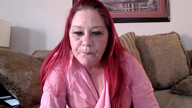 Snapshot of LexxiLeeds chatting on 10.11.25 LexxiLeeds online show from 10.11.25