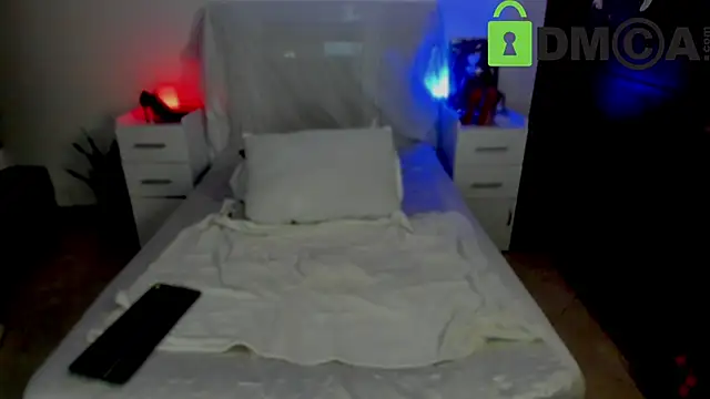 Snapshot of Lucyerobbie chatting on 02.21.25 Lucyerobbie online show from 02.21.25