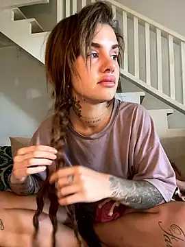 EmiliaCatalina online show from 12.08.24