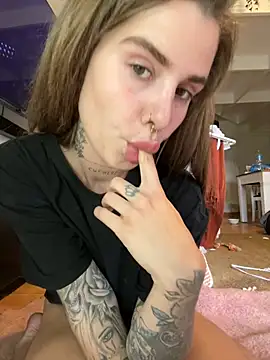 EmiliaCatalina online show from 12.14.24