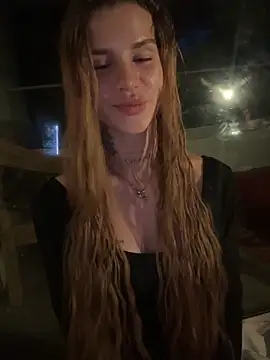 Snapshot of EmiliaCatalina chatting on 06.08.26 EmiliaCatalina online show from 06.08.26