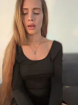Snapshot of EmiliaCatalina chatting on 06.27.26 EmiliaCatalina online show from 06.27.26