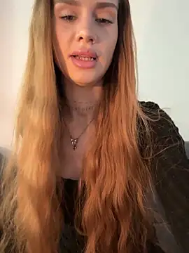 Snapshot of EmiliaCatalina chatting on 06.29.26 EmiliaCatalina online show from 06.29.26