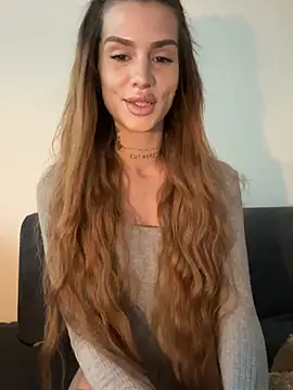 Snapshot of EmiliaCatalina chatting on 07.04.26 EmiliaCatalina online show from 07.04.26