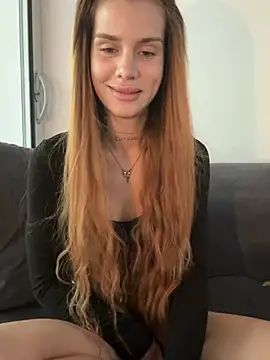 Snapshot of EmiliaCatalina chatting on 07.19.26 EmiliaCatalina online show from 07.19.26