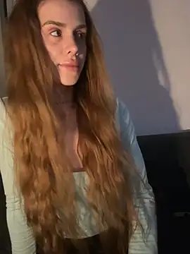 Snapshot of EmiliaCatalina chatting on 07.29.26 EmiliaCatalina online show from 07.29.26