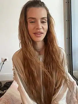Snapshot of EmiliaCatalina chatting on 08.01.26 EmiliaCatalina online show from 08.01.26