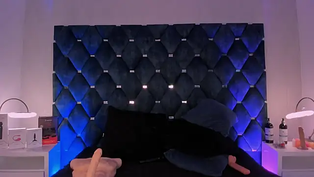 laura bassi online show from 02.10.25