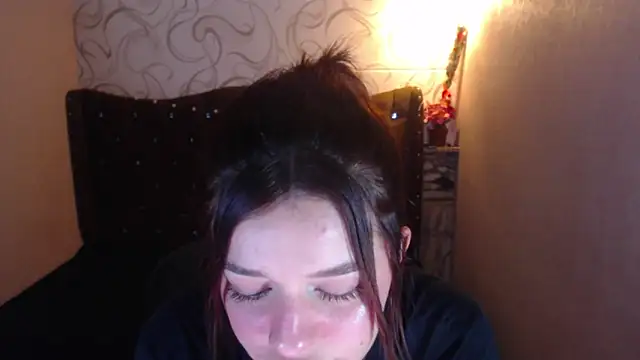 LiaHarryis online show from 03.15.25