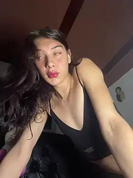 NICOLSKINNY1 online show from 03.19.25