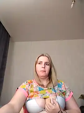 Lady nice cat online show from 01.28.25