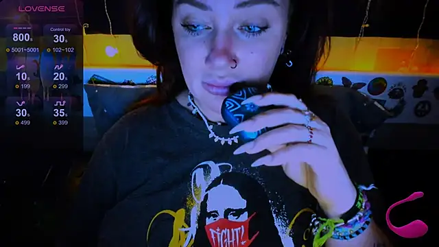 EllieOz online show from 03.10.25