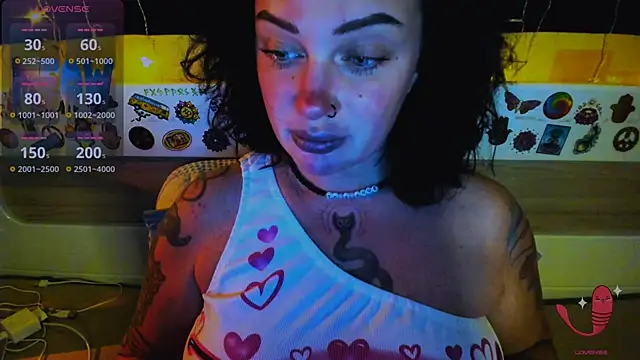 EllieOz online show from 12.17.25