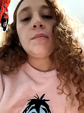 Snapshot of Mistik_red chatting on 11.09.25 Mistik red online show from 11.09.25