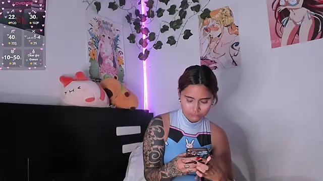 Violette-Ramirez01 online show from 12.21.24