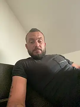 Snapshot of cosmin9000 chatting on 07.05.26 cosmin9000 online show from 07.05.26