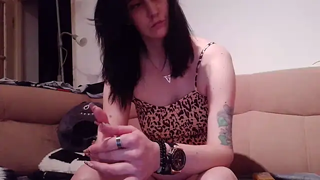 Snapshot of LauraBaby chatting on 12.20.24 LauraBaby online show from 12.20.24