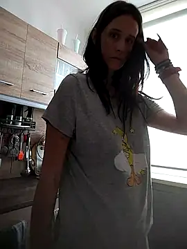 Snapshot of LauraBaby chatting on 09.24.25 LauraBaby online show from 09.24.25