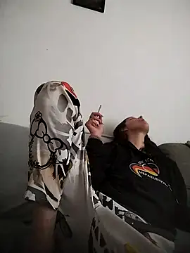 Snapshot of LauraBaby chatting on 10.21.25 LauraBaby online show from 10.21.25