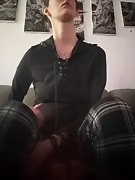 Snapshot of LauraBaby chatting on 04.13.26 LauraBaby online show from 04.13.26