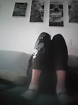 Snapshot of LauraBaby chatting on 04.16.26 LauraBaby online show from 04.16.26