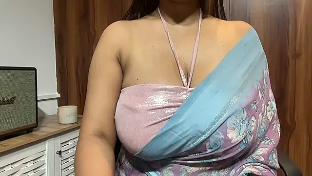 Snapshot of julie_08 chatting on 01.05.26 julie 08 online show from 01.05.26