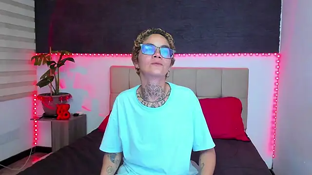 anaroman01 online show from 02.22.25