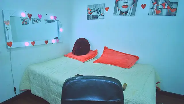 Snapshot of Tatis_Blux chatting on 02.11.25 Tatis Blux online show from 02.11.25