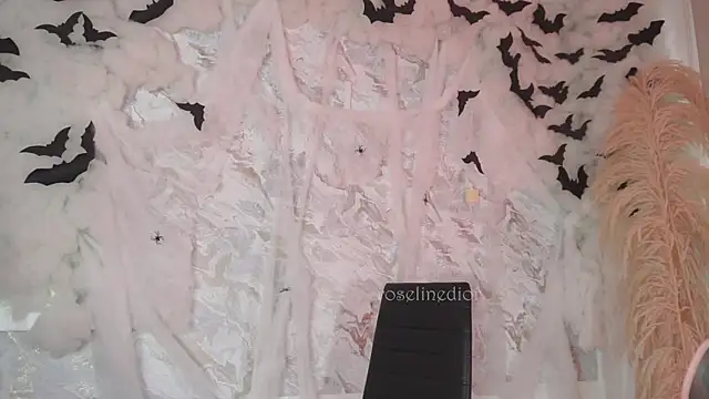 Snapshot of roselinedior chatting on 10.24.25 roselinedior online show from 10.24.25