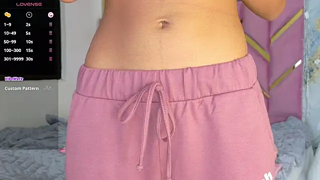 Snapshot of daddyissuesss_ chatting on 09.24.25 daddyissuesss online show from 09.24.25