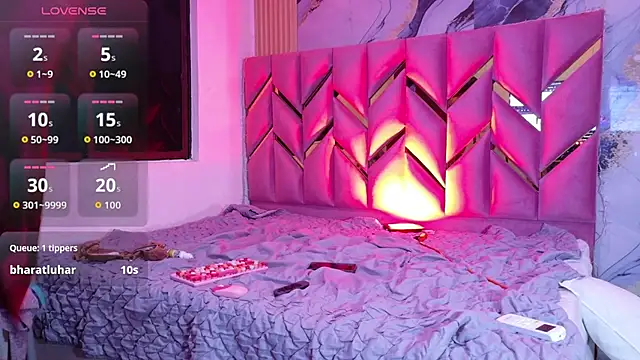 Snapshot of daddyissuesss_ chatting on 10.21.25 daddyissuesss online show from 10.21.25