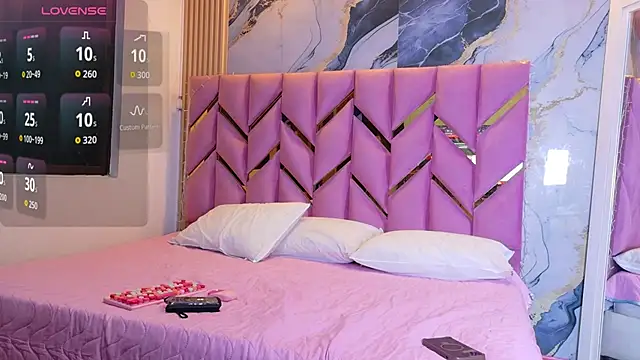 Snapshot of daddyissuesss_ chatting on 11.01.25 daddyissuesss online show from 11.01.25