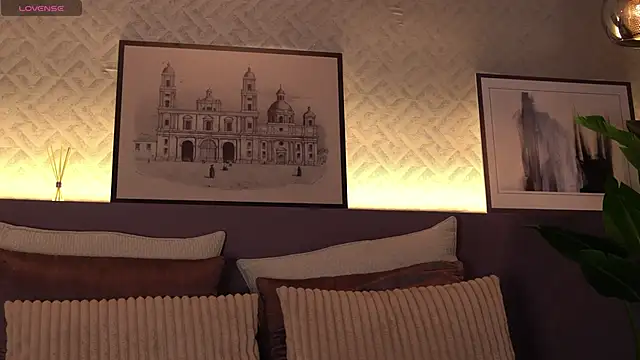 ElleDiane online show from 02.26.25