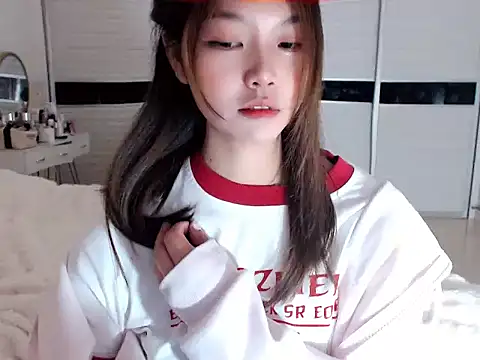 -Lucky Girl online show from 12.14.24