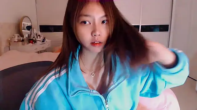 -Lucky Girl online show from 12.19.24