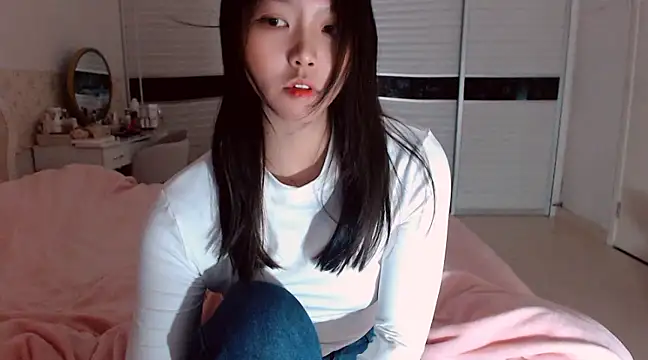-Lucky Girl online show from 02.24.25