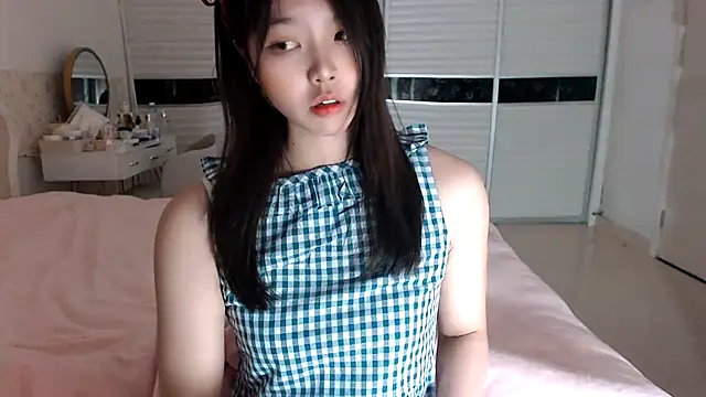-Lucky Girl online show from 03.19.25