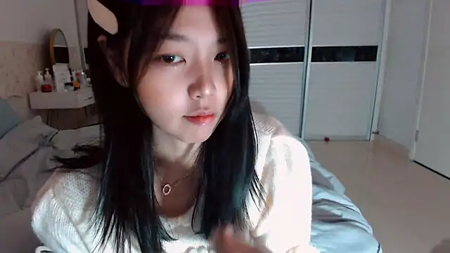 -Lucky Girl online show from 10.14.25