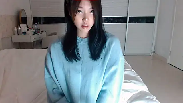 -Lucky Girl online show from 10.17.25