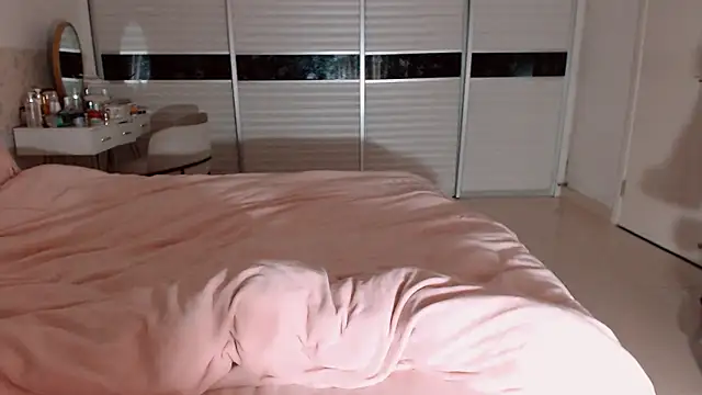 -Lucky Girl online show from 02.17.26