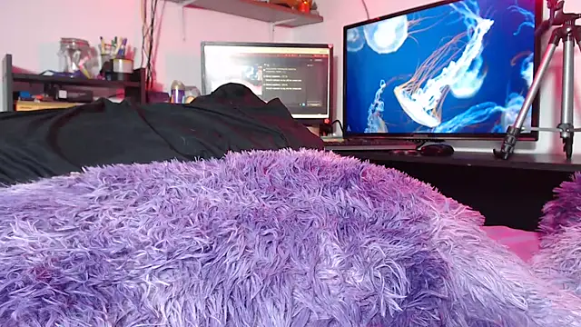 Snapshot of SatansWife chatting on 02.08.25 SatansWife online show from 02.08.25