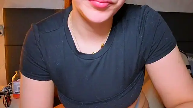 Snapshot of Sweetninaaa chatting on 05.26.26 Sweetninaaa online show from 05.26.26