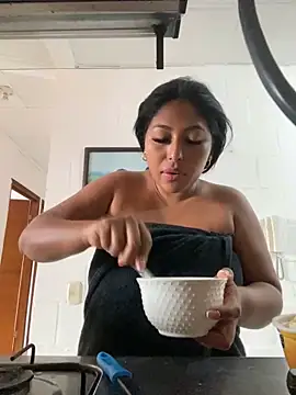 emmyjhonson07 online show from 12.04.24