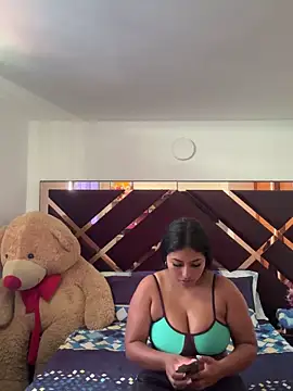 emmyjhonson07 online show from 10.14.25