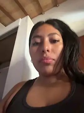 emmyjhonson07 online show from 12.22.25