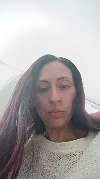 Snapshot of AliceRossi chatting on 04.27.26 AliceRossi online show from 04.27.26