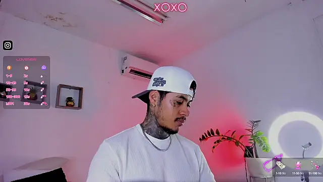 Snapshot of JordanSmiith_ chatting on 01.25.25 JordanSmiith  online show from 01.25.25